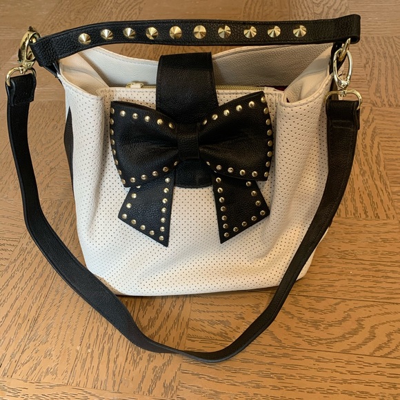 Betsey Johnson Handbags - Betsey Johnson Purse